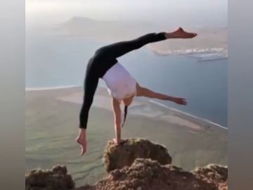 Yoga al borde del acantilado y otros sitios imposibles para practicar deportes 