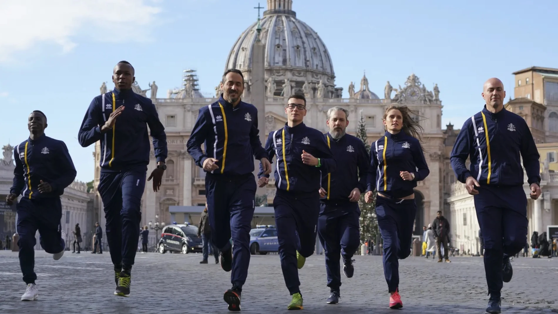 Integrantes de Vatican Athletics en la Plaza de San Pedro Integrantes de Vatican Athletics en la Plaza de San Pedro