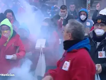 Valencia pone toque de queda a los petardos en Fallas: de 2 de la mañana a 7:30 estarán prohibidos Valencia pone toque de queda a los petardos en Fallas: de 2 de la mañana a 7:30 estarán prohibidos