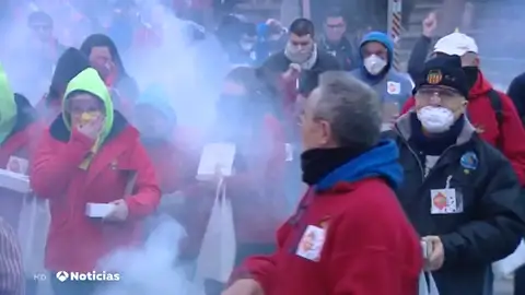 Valencia pone toque de queda a los petardos en Fallas: de 2 de la mañana a 7:30 estarán prohibidos Valencia pone toque de queda a los petardos en Fallas: de 2 de la mañana a 7:30 estarán prohibidos