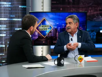 VÍDEO: Miguel Ángel Revilla se pronuncia contra el 'bullying': "Yo a los 16 años era un tipo acomplejado, sometido al escarnio" VÍDEO: Miguel Ángel Revilla se pronuncia contra el 'bullying': "Yo a los 16 años era un tipo acomplejado, sometido al escarnio"