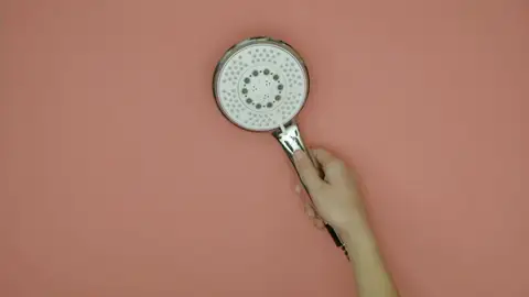 Cómo mantener la alcachofa de la ducha como el primer día Cómo mantener la alcachofa de la ducha como el primer día