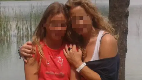 La madre asesinada en Banyoles y su hija menor La madre asesinada en Banyoles y su hija menor