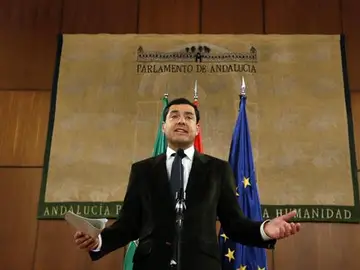 El líder del PP-A, Juanma Moreno, durante su comparecencia ayer en el Parlamento de Andalucía El líder del PP-A, Juanma Moreno, durante su comparecencia ayer en el Parlamento de Andalucía