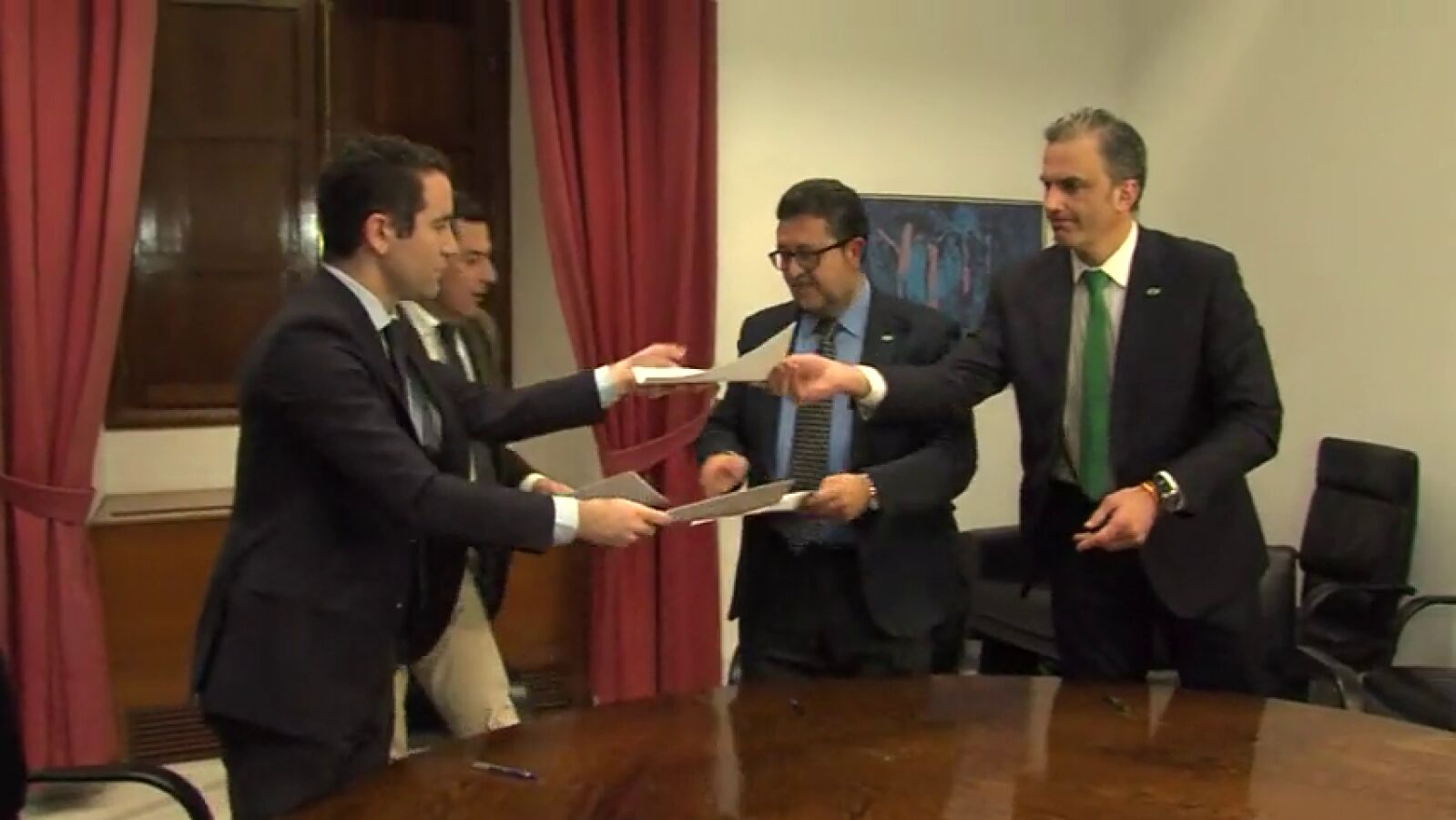 Vox califica a Ciudadanos de prepotente por intentar distanciarse del pacto