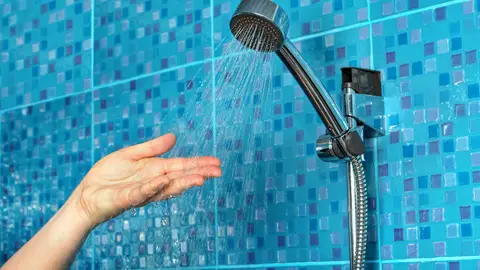 La alcachofa de la ducha suele estropearse con el tiempo La alcachofa de la ducha suele estropearse con el tiempo