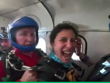 Las 'Mujeres voladoras' piden una mayor presencia de la mujer en el paracaidismo Las 'Mujeres voladoras' piden una mayor presencia de la mujer en el paracaidismo