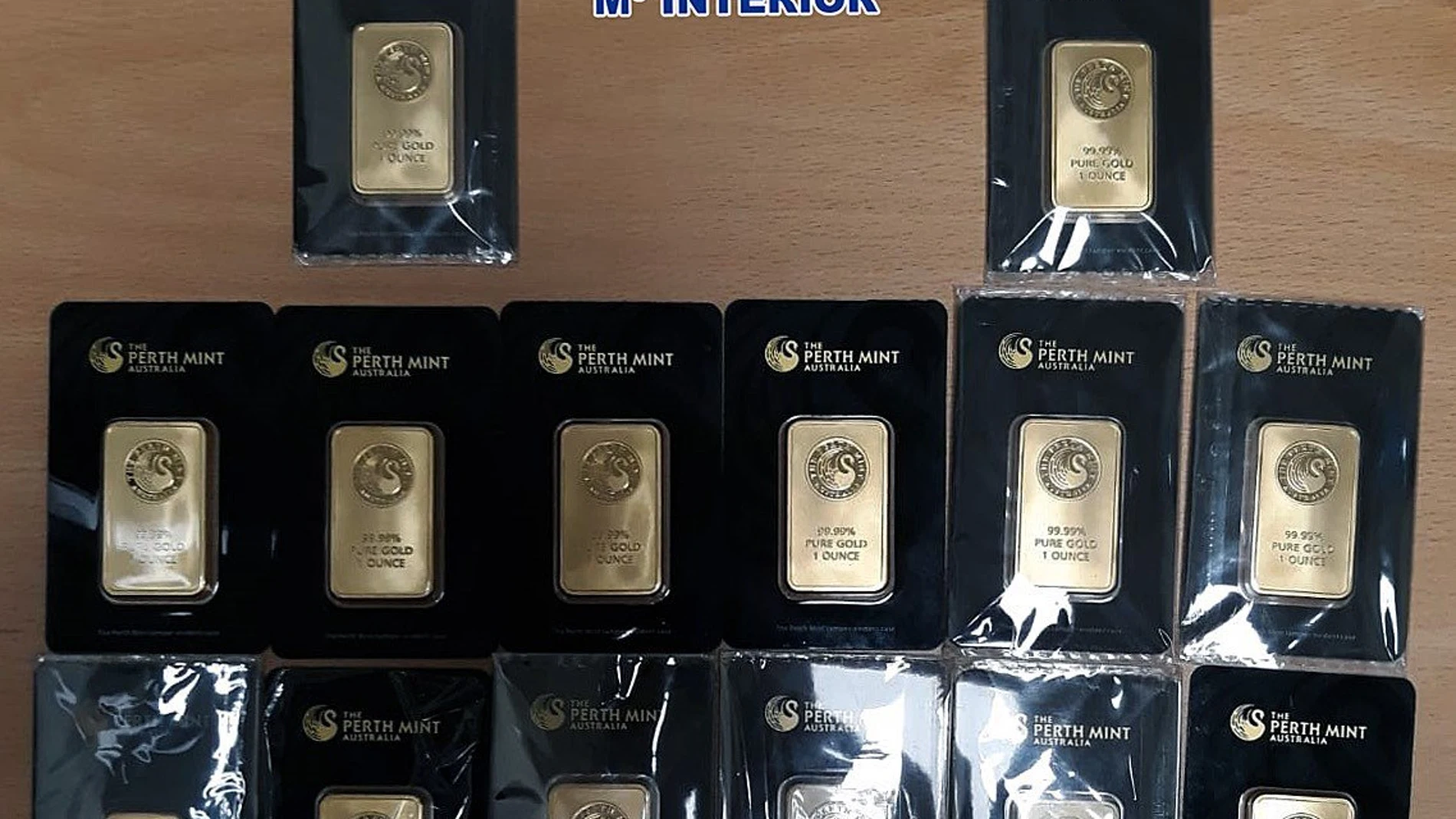 Tres detenidos por vender 20 lingotes de oro falsos en una tienda 'compro-oro' Tres detenidos por vender 20 lingotes de oro falsos en una tienda 'compro-oro'