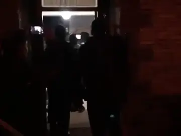 Detenido el hombre que ha matado a su madre y se atrincheraba en su vivienda en Fuentes de Ebro Detenido el hombre que ha matado a su madre y se atrincheraba en su vivienda en Fuentes de Ebro