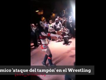 Polémica en el wrestling por el 'ataque del tampón' de la luchadora Priscilla Kelly