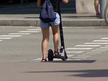 Ciudadano en un patinete Ciudadano en un patinete