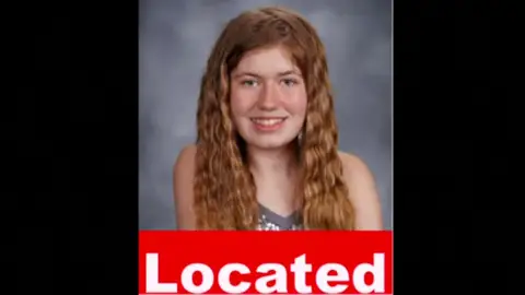 Secuestrada durante tres meses por el asesino de sus padres Secuestrada durante tres meses por el asesino de sus padres