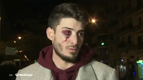 Un joven sufre una brutal agresión homófoba en el metro de Barcelona Un joven sufre una brutal agresión homófoba en el metro de Barcelona