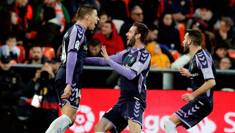 Rubén Alcaraz celebrando su gol