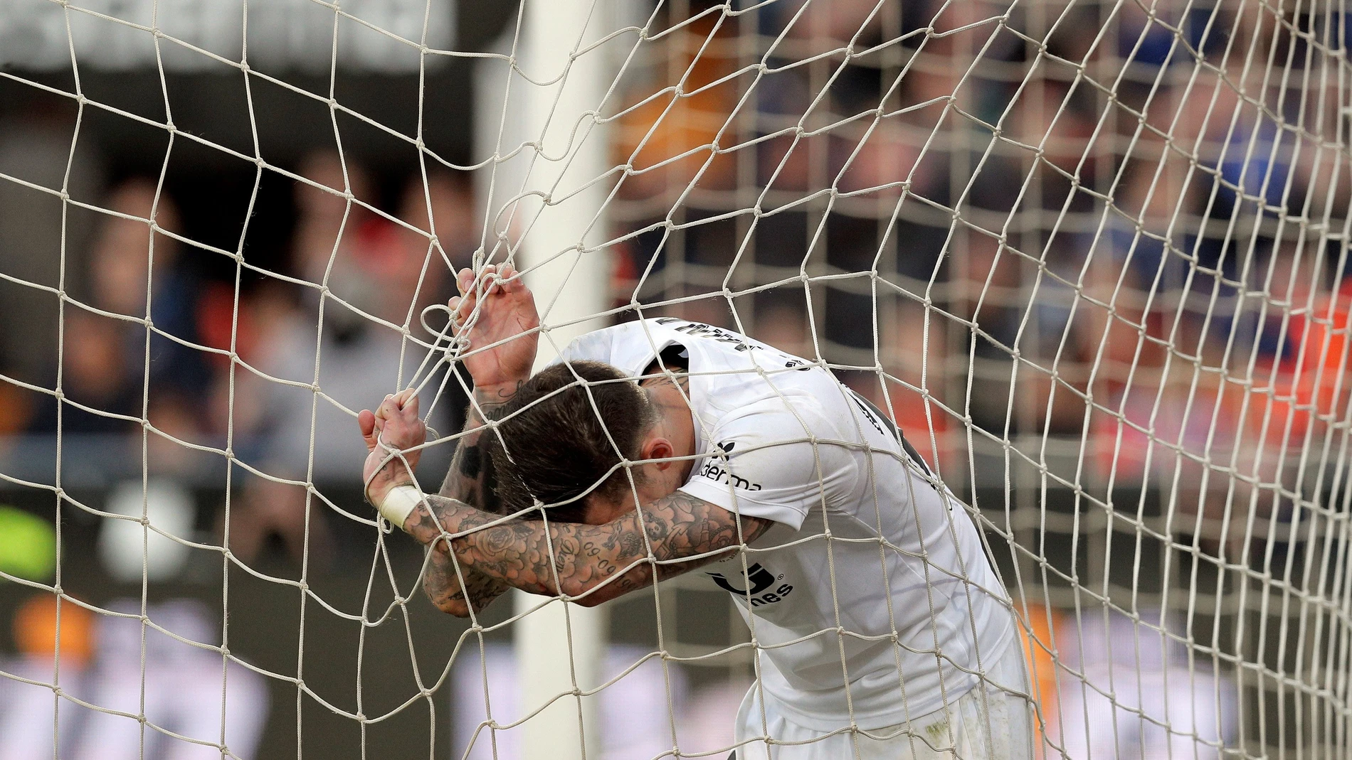 Santi Mina se desespera en el partido contra el Valladolid Santi Mina se desespera en el partido contra el Valladolid