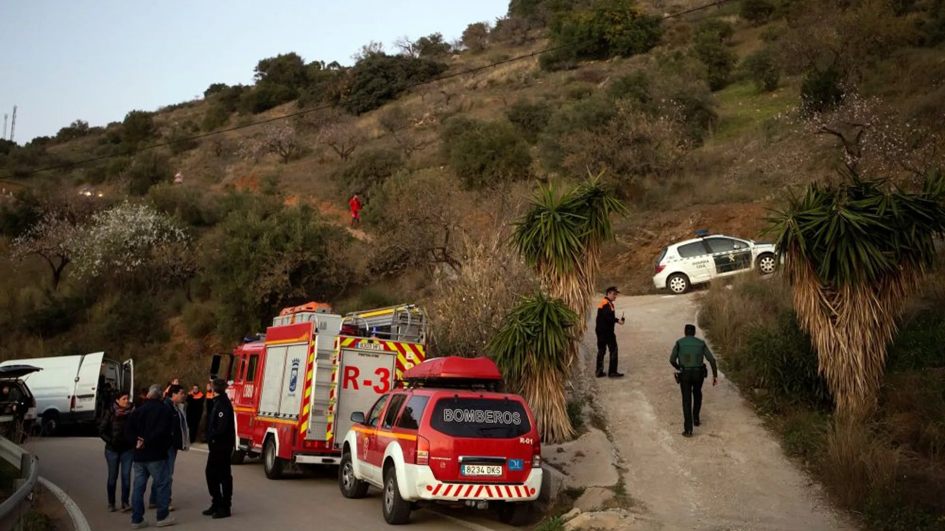 Noticias fin de semana (13-01-19) Tratan de rescatar a un niño de dos años que ha caído en un pozo de 150 metros de profundidad en Totalán, Málaga