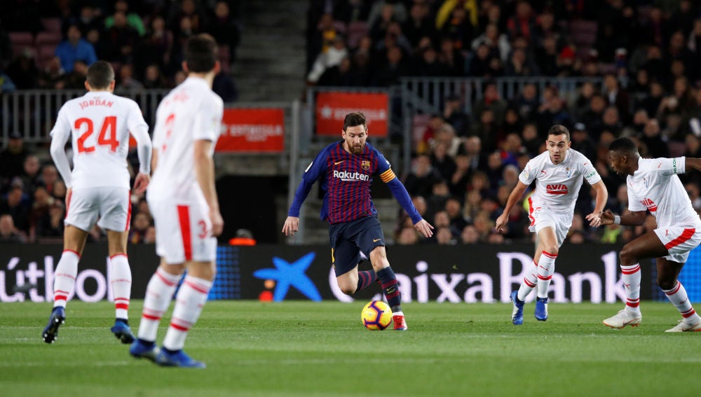 Messi, en acción contra el Eibar