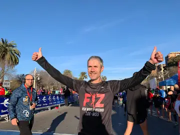 Martín Fiz bate el récord del mundo Martín Fiz bate el récord del mundo