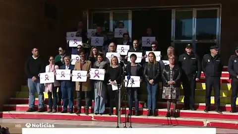 Fuengirola convoca una concentración en repulsa por el asesinato de una mujer presuntamente a manos de su expareja Fuengirola convoca una concentración en repulsa por el asesinato de una mujer presuntamente a manos de su expareja