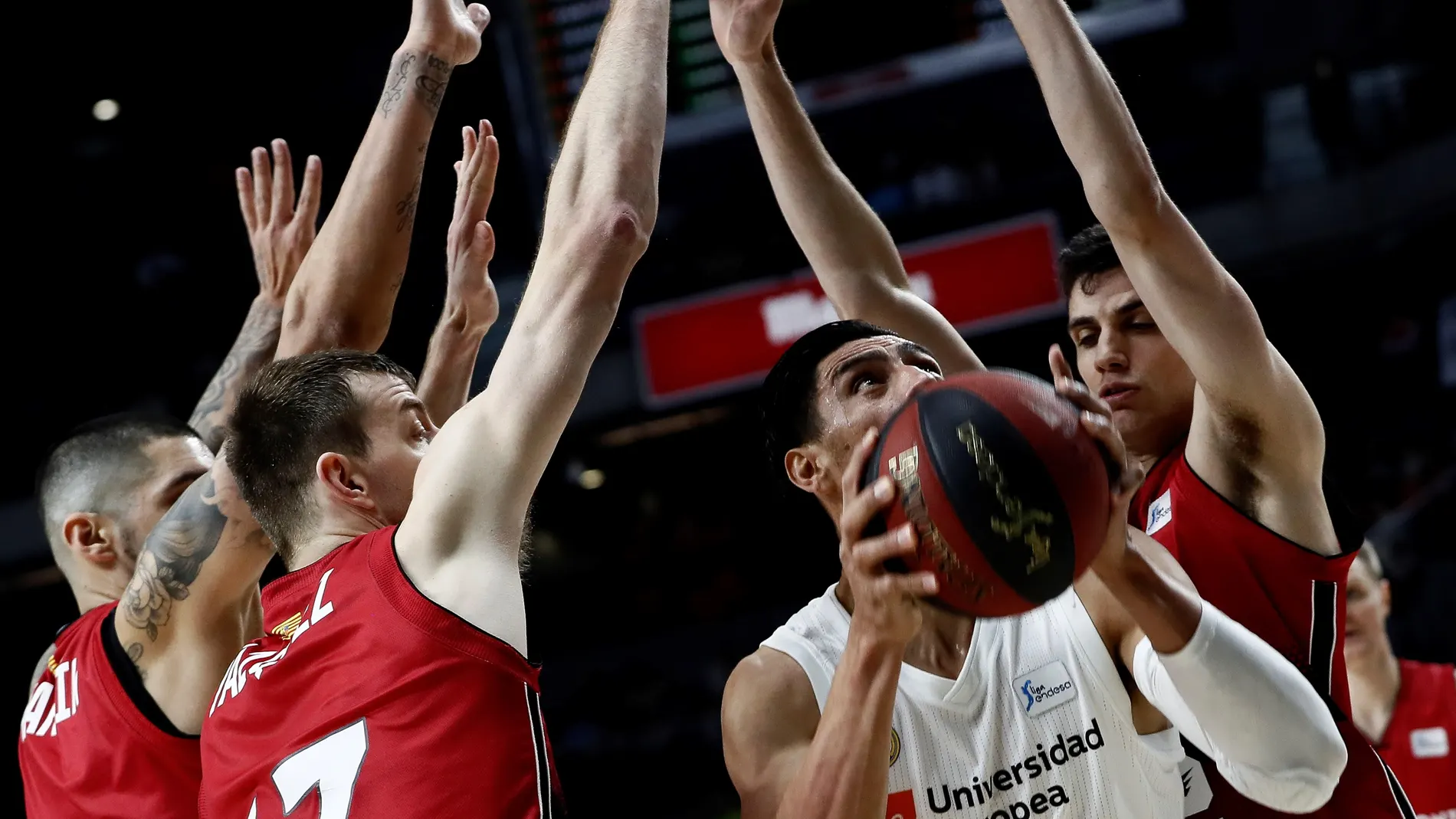 Gustavo Ayón, en el partido contra el Tecnyconta Zaragoza Gustavo Ayón, en el partido contra el Tecnyconta Zaragoza