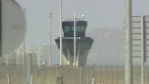Aena prevé alcanzar los 4 millones de pasajeros al año en el nuevo aeropuerto de Murcia Aena prevé alcanzar los 4 millones de pasajeros al año en el nuevo aeropuerto de Murcia