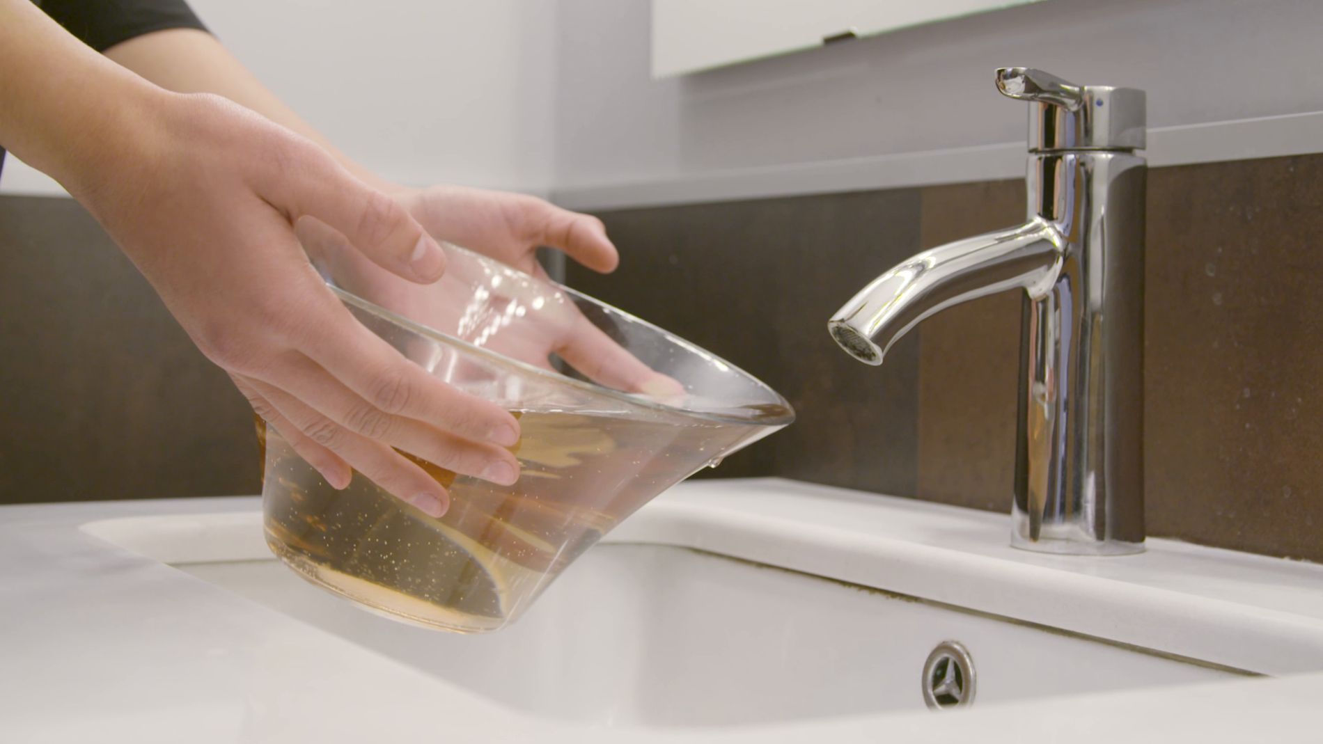 Truco casero para tuber&iacute;as con mal olor o atascadas