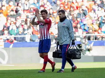 Savic aplaude a la afición en el Wanda Metropolitano Savic aplaude a la afición en el Wanda Metropolitano