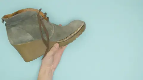 Truco casero infalible para limpiar los zapatos de ante Truco casero infalible para limpiar los zapatos de ante