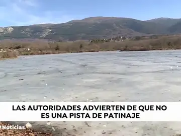 Protección Civil alerta sobre la peligrosidad de caminar sobre el hielo de los embalses Protección Civil alerta sobre la peligrosidad de caminar sobre el hielo de los embalses