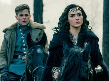 Chris Pine y Gal Gadot en 'Wonder Woman'