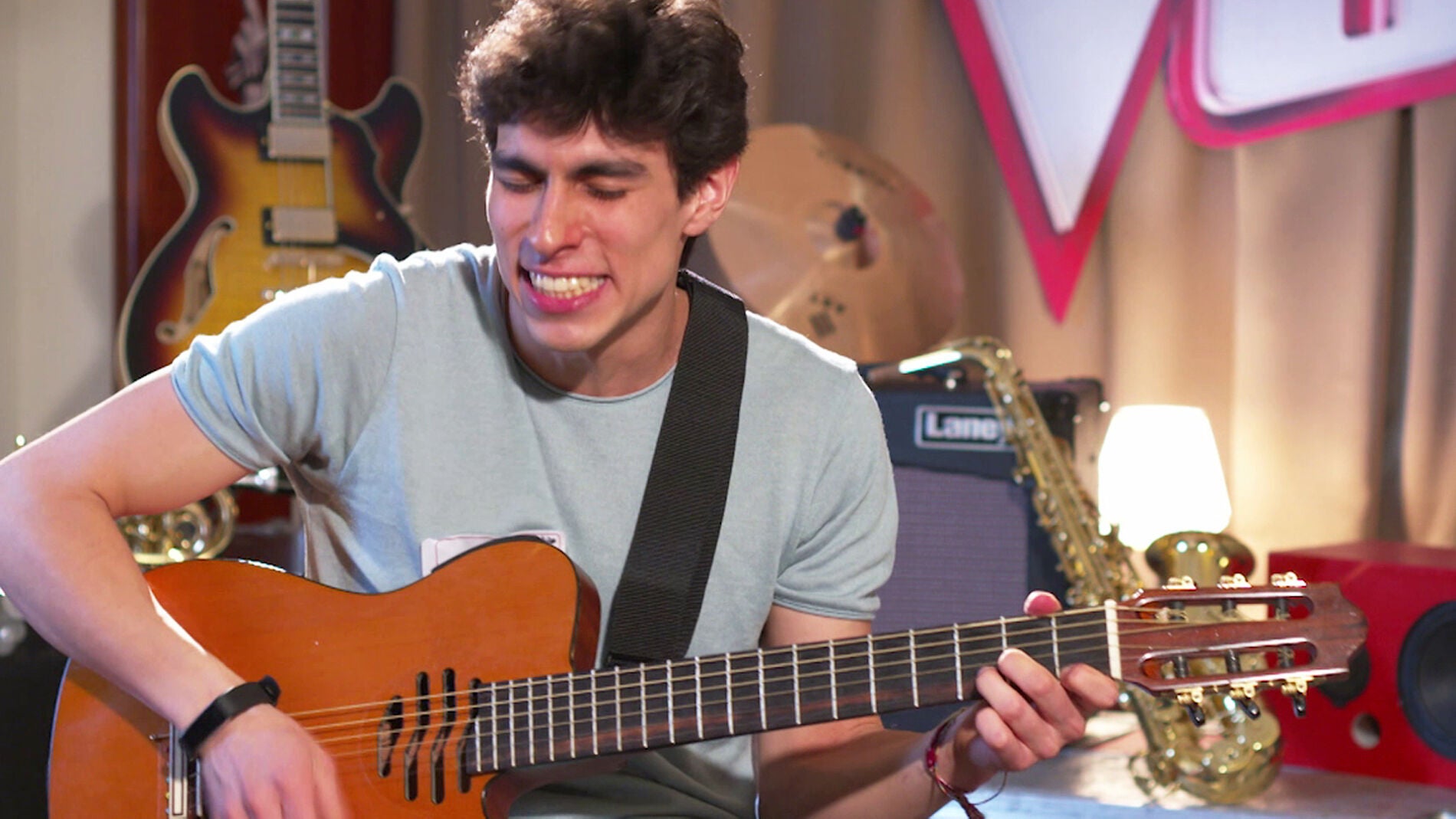 El improvisado cover de Andrés Iwasaki dedicado exclusivamente a ‘La Voz’