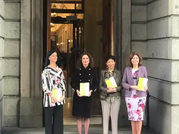 El Gobierno presenta los PGE El Gobierno presenta los PGE