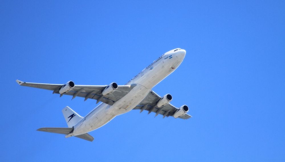 Imagen de archivo de un avión