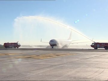 Llega el primer avión al Aeropuerto Internacional de la Región de Murcia