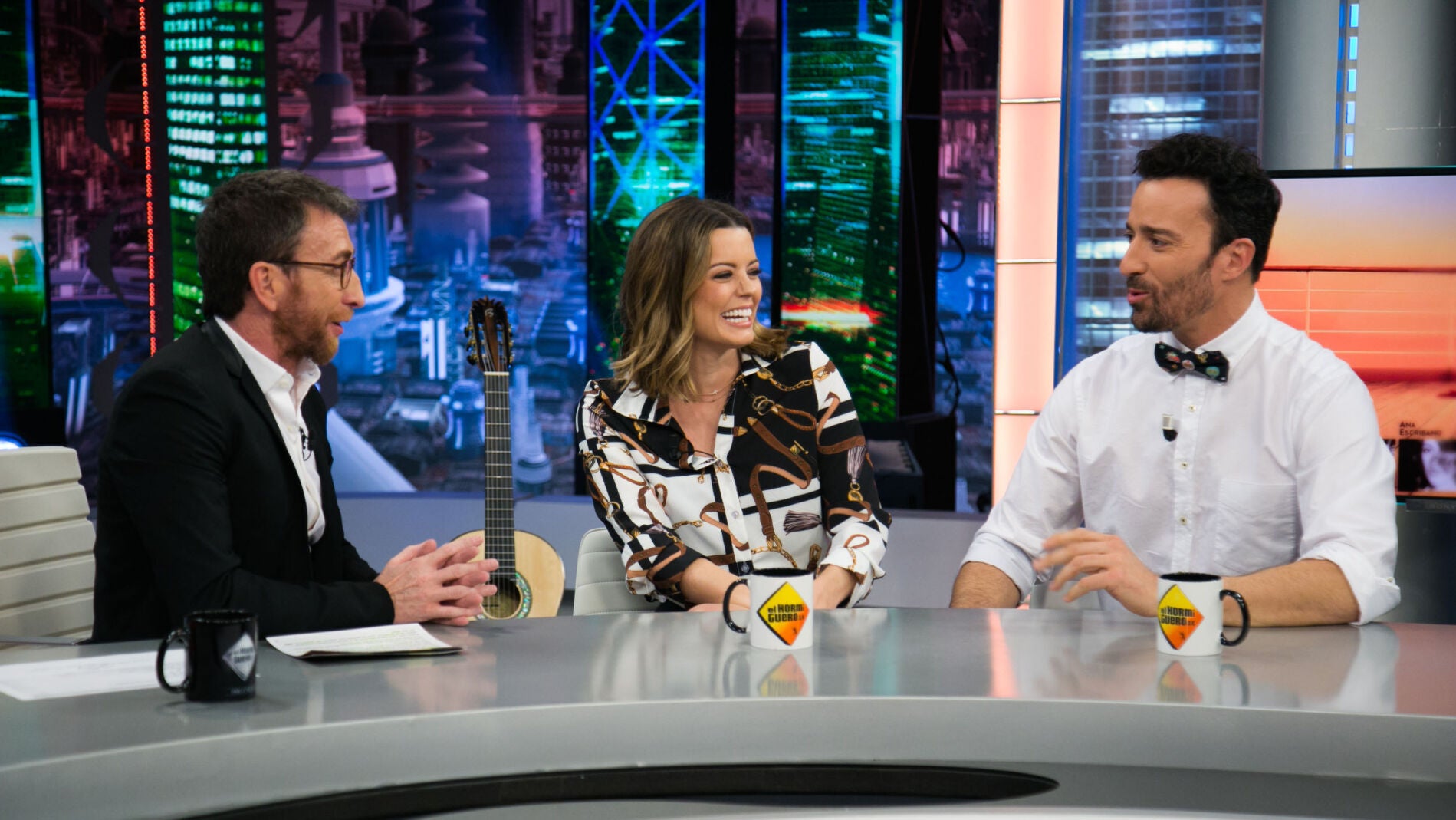 Adriana Torrebejano y Pablo Puyol nos explican el particular escenario de su obra en 'El Hormiguero 3.0'