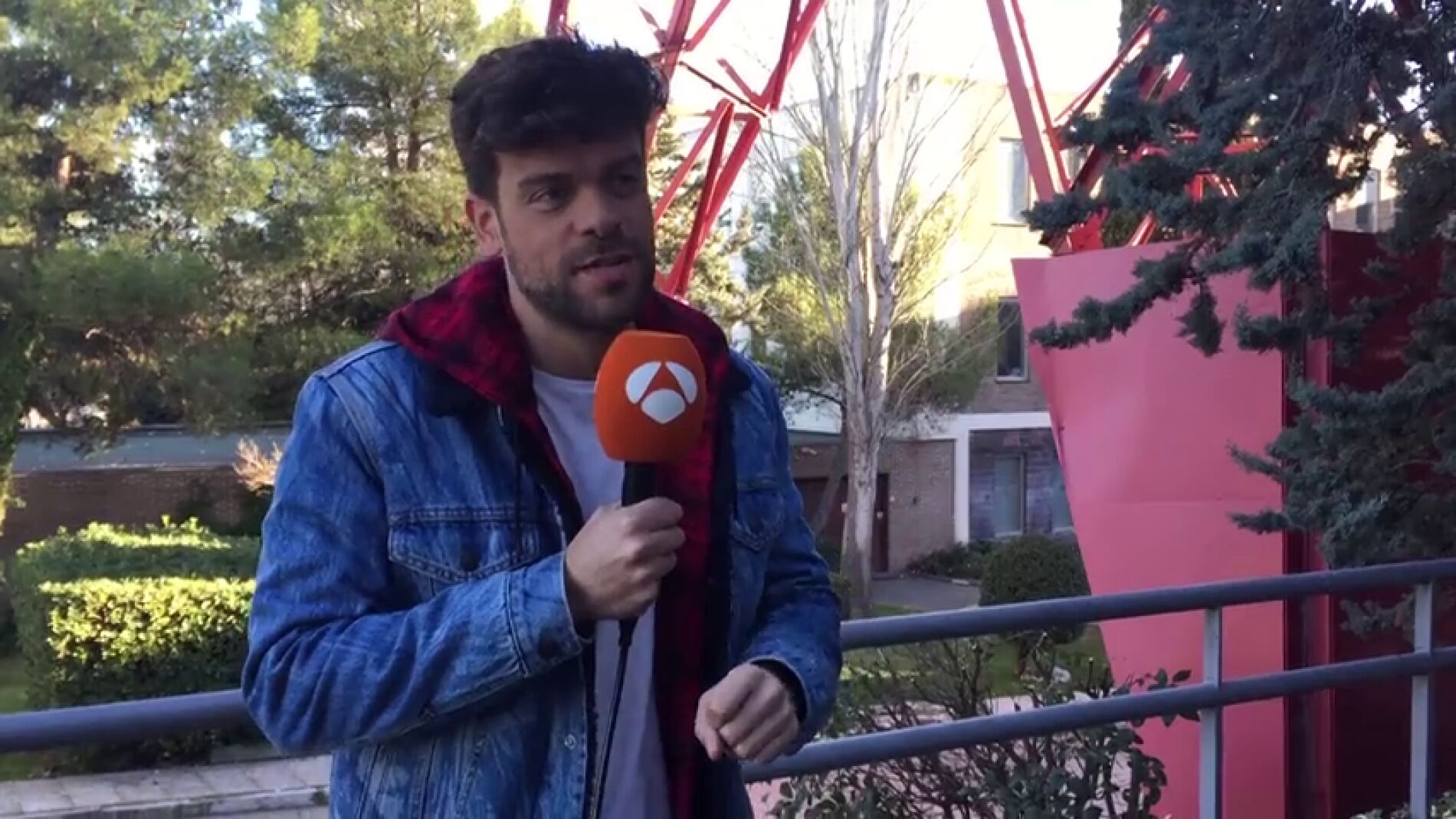 Ricky Merino: "Me ir&iacute;a con Paulina Rubio, me parece muy cachonda y muy divertida"