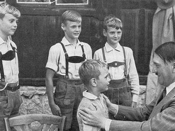 Hitler con niños Hitler con niños