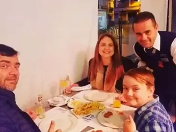 Prueba por primera vez las croquetas y escribe una carta a su clase para contar la experiencia Prueba por primera vez las croquetas y escribe una carta a su clase para contar la experiencia