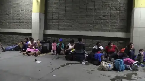 500 hondureños inician una nueva caravana con la idea de llegar a EE.UU. 500 hondureños inician una nueva caravana con la idea de llegar a EE.UU.