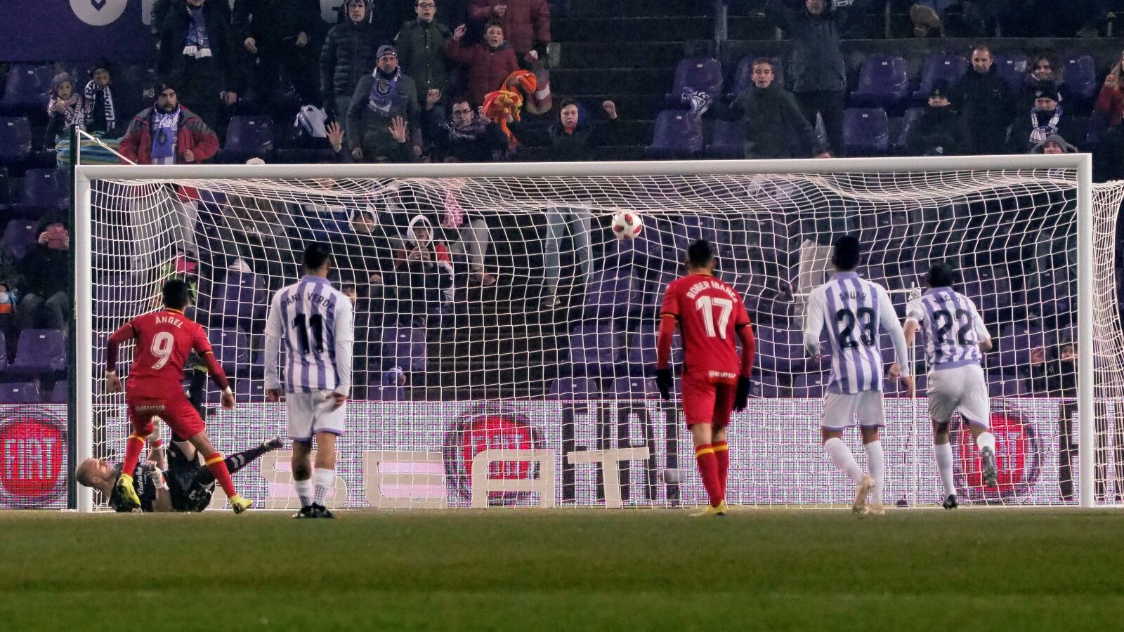 El Getafe avanza a cuartos de la Copa del Rey y elimina al Valladolid en un partido con polémica