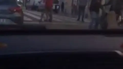 Pelea a plena luz del día en Figueres: hay tres jóvenes heridos Pelea a plena luz del día en Figueres: hay tres jóvenes heridos