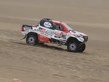 Al-Attiyah, en una etapa del Dakar Al-Attiyah, en una etapa del Dakar