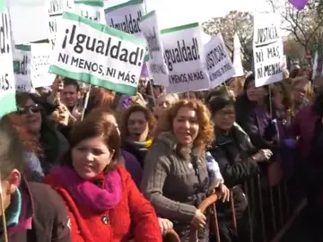 Manifestación feminista ante el Parlamento andaluz Manifestación feminista ante el Parlamento andaluz