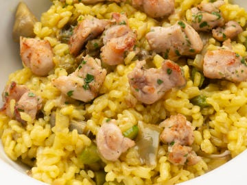 Arroz con verduras y conejo al azafrán Arroz con verduras y conejo al azafrán