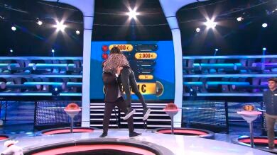 Arturo Valls realiza una acrobacia en '¡Ahora Caigo!'
