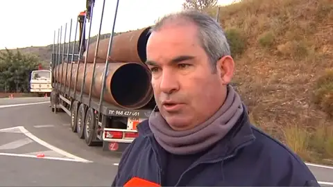 La condiciones del terreno dificultan las maniobras para dar con el pequeño Julen La condiciones del terreno dificultan las maniobras para dar con el pequeño Julen