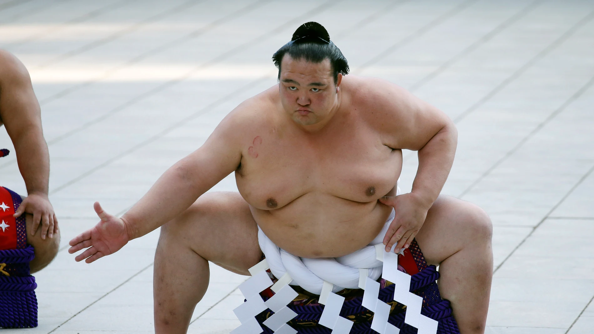 Yokozuna Kisenosato, en un acto en Japón Yokozuna Kisenosato, en un acto en Japón
