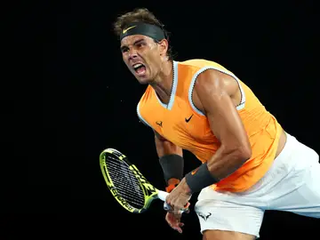 Rafa Nadal ejecuta un saque ante Matthew Ebden Rafa Nadal ejecuta un saque ante Matthew Ebden
