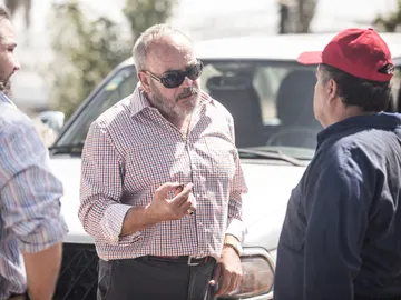 Salvador, a Herminio: "Cuando vuelva su jefe le dice que sus cerdos los tengo" Salvador, a Herminio: "Cuando vuelva su jefe le dice que sus cerdos los tengo"