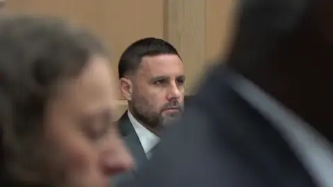 Un experto asegura que "no está seguro" de que Pablo Ibar sea el hombre del vídeo clave en su juicio Un experto asegura que "no está seguro" de que Pablo Ibar sea el hombre del vídeo clave en su juicio